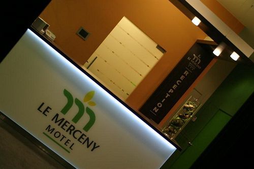 Le Merceny Motel Bastogne Exterior photo